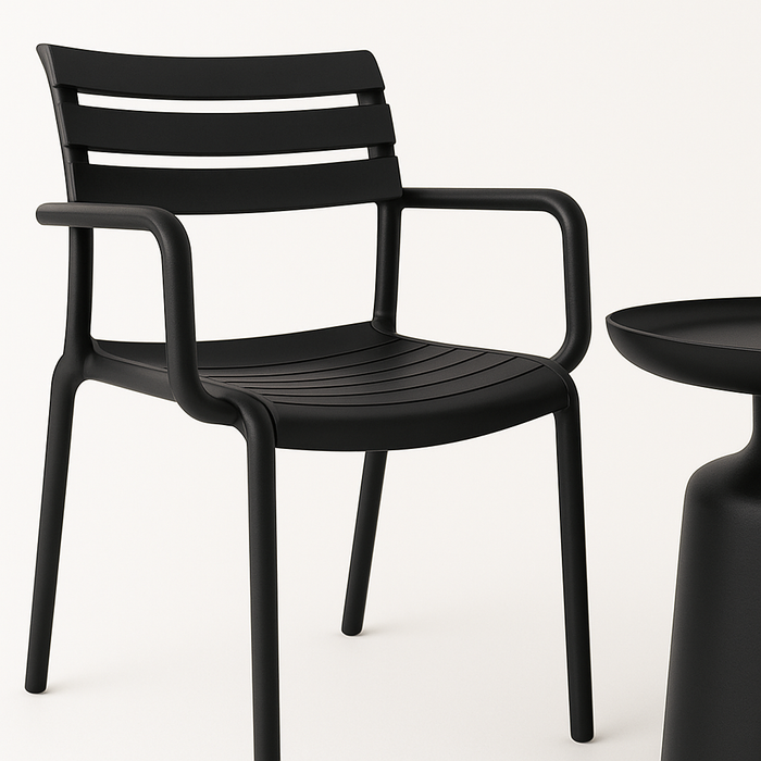 SET MONO KLUB STOL + 2X BRIO STOLICE